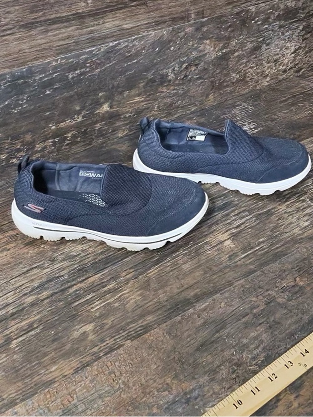 Skechers Yoga Mat Navy Slip-On Walking Shoes with White Soles
